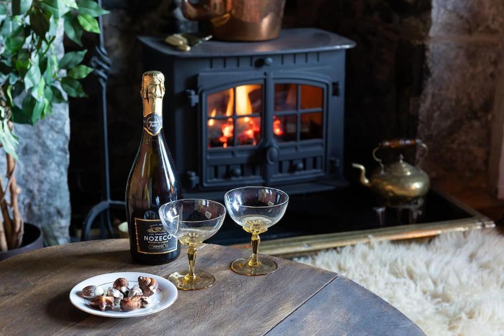 Fantastic Sea Views At Century'S Old Alma'S Cottage - Sleeps Up To 8 Guests Penmaen-mawr 외부 사진