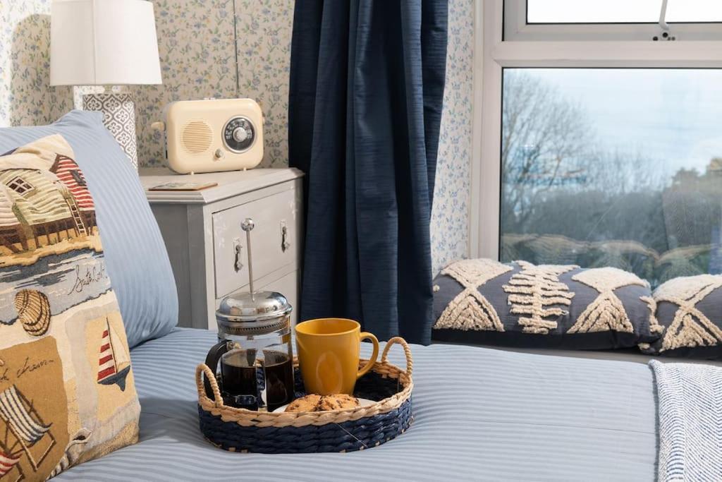 Fantastic Sea Views At Century'S Old Alma'S Cottage - Sleeps Up To 8 Guests Penmaen-mawr 외부 사진