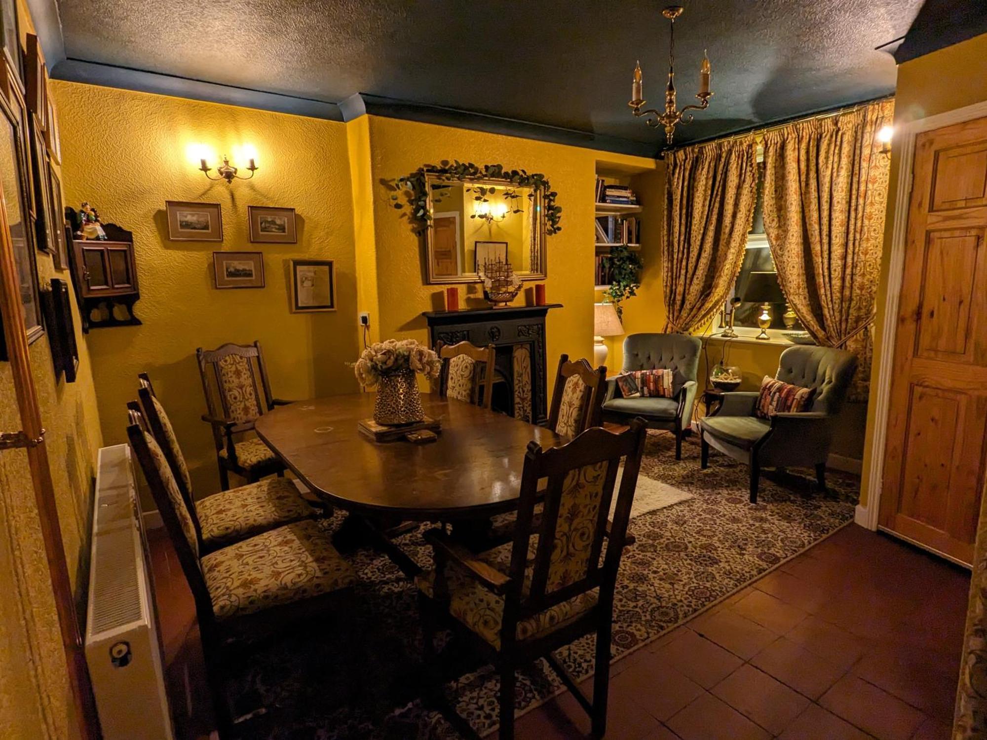 Fantastic Sea Views At Century'S Old Alma'S Cottage - Sleeps Up To 8 Guests Penmaen-mawr 외부 사진