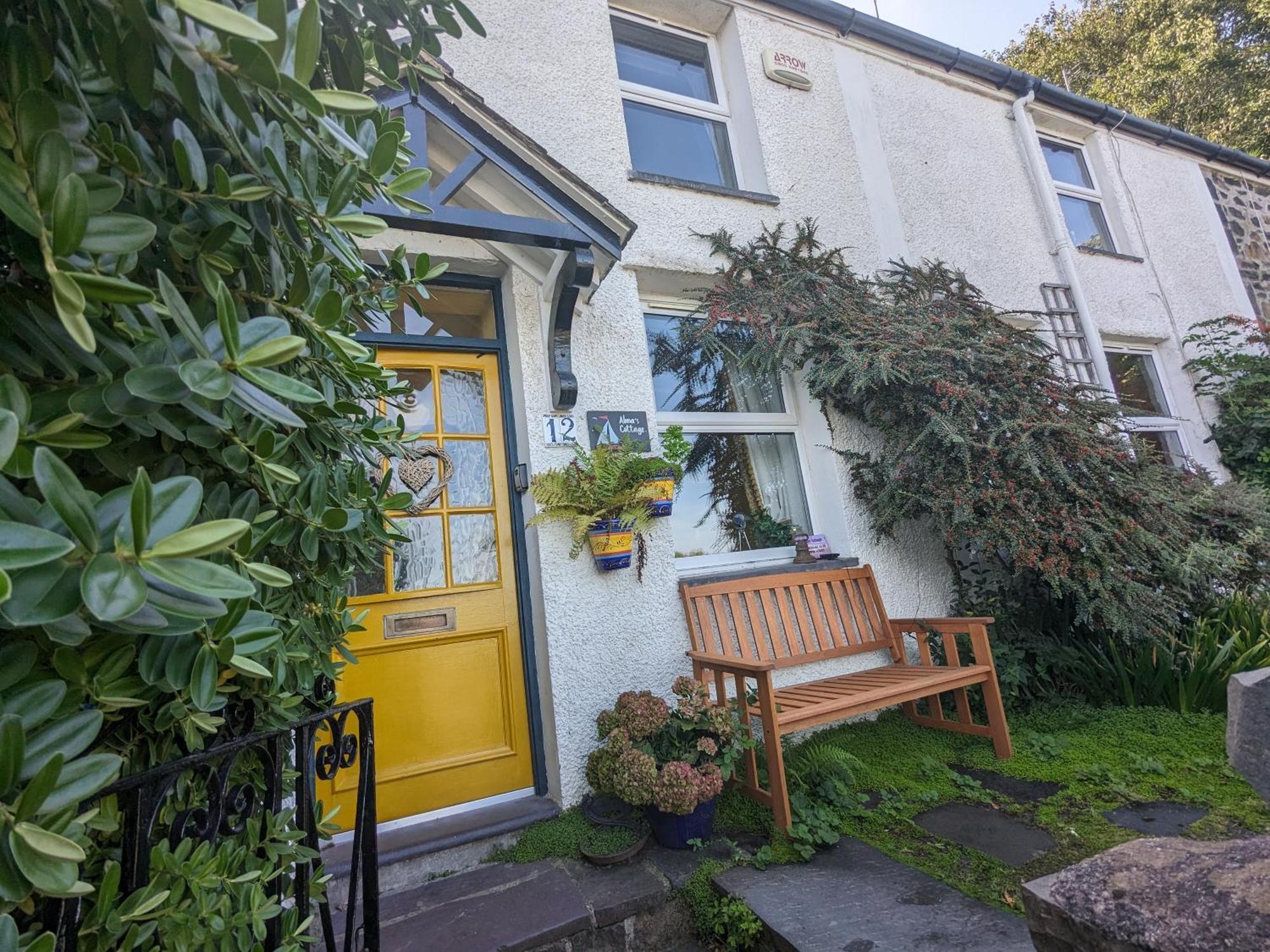 Fantastic Sea Views At Century'S Old Alma'S Cottage - Sleeps Up To 8 Guests Penmaen-mawr 외부 사진