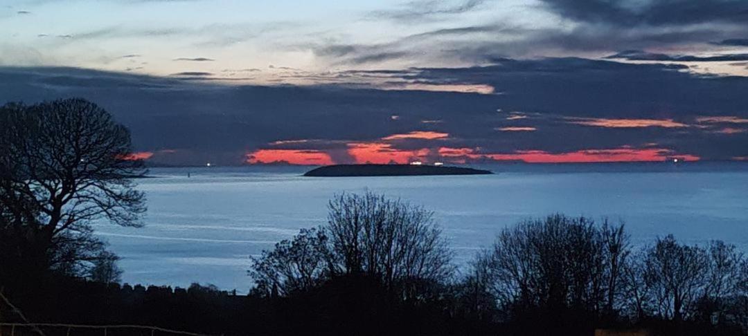 Fantastic Sea Views At Century'S Old Alma'S Cottage - Sleeps Up To 8 Guests Penmaen-mawr 외부 사진