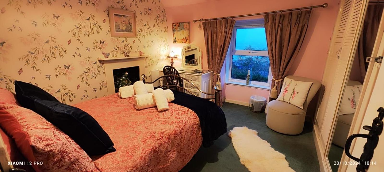 Fantastic Sea Views At Century'S Old Alma'S Cottage - Sleeps Up To 8 Guests Penmaen-mawr 외부 사진