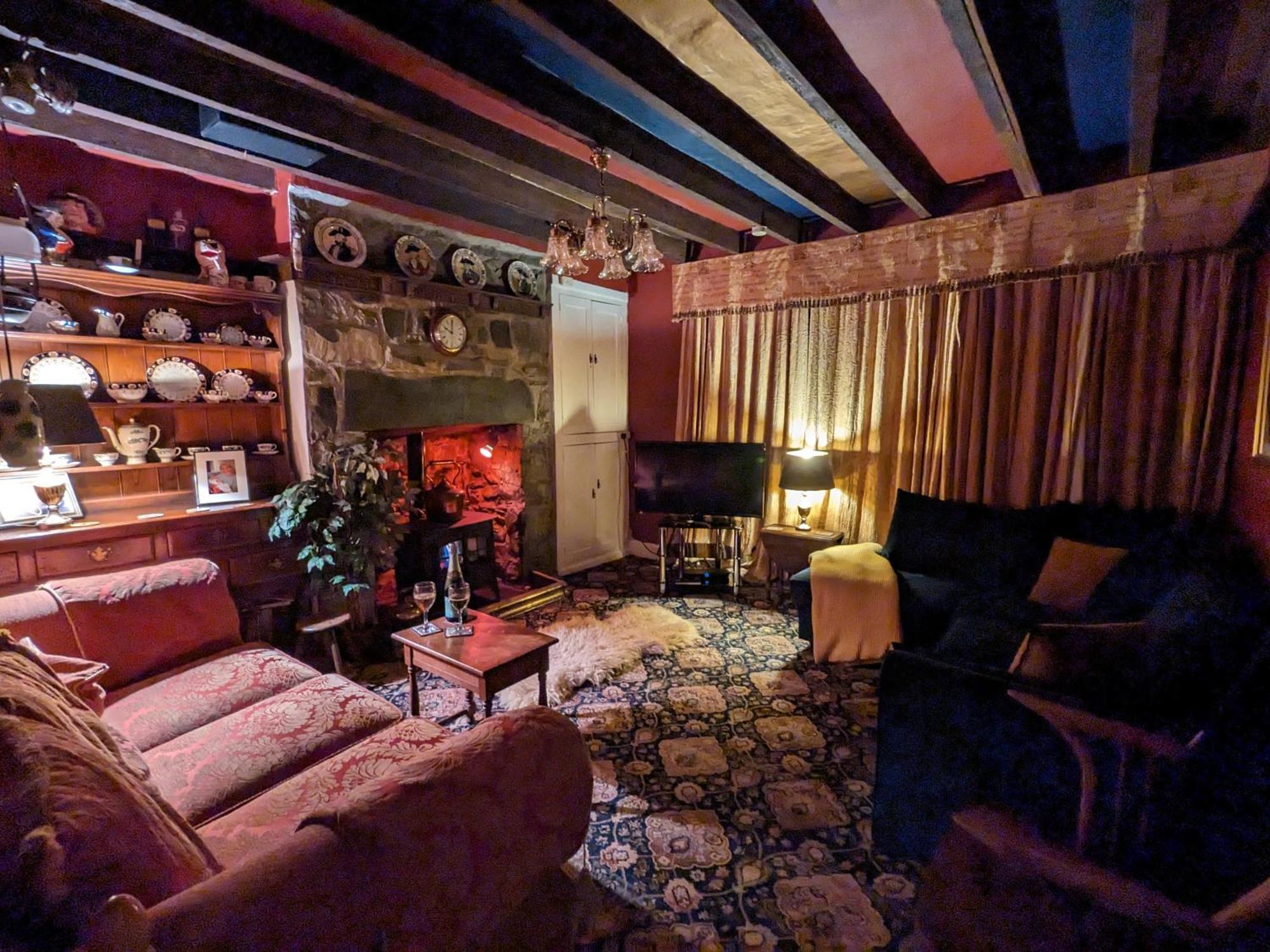 Fantastic Sea Views At Century'S Old Alma'S Cottage - Sleeps Up To 8 Guests Penmaen-mawr 외부 사진