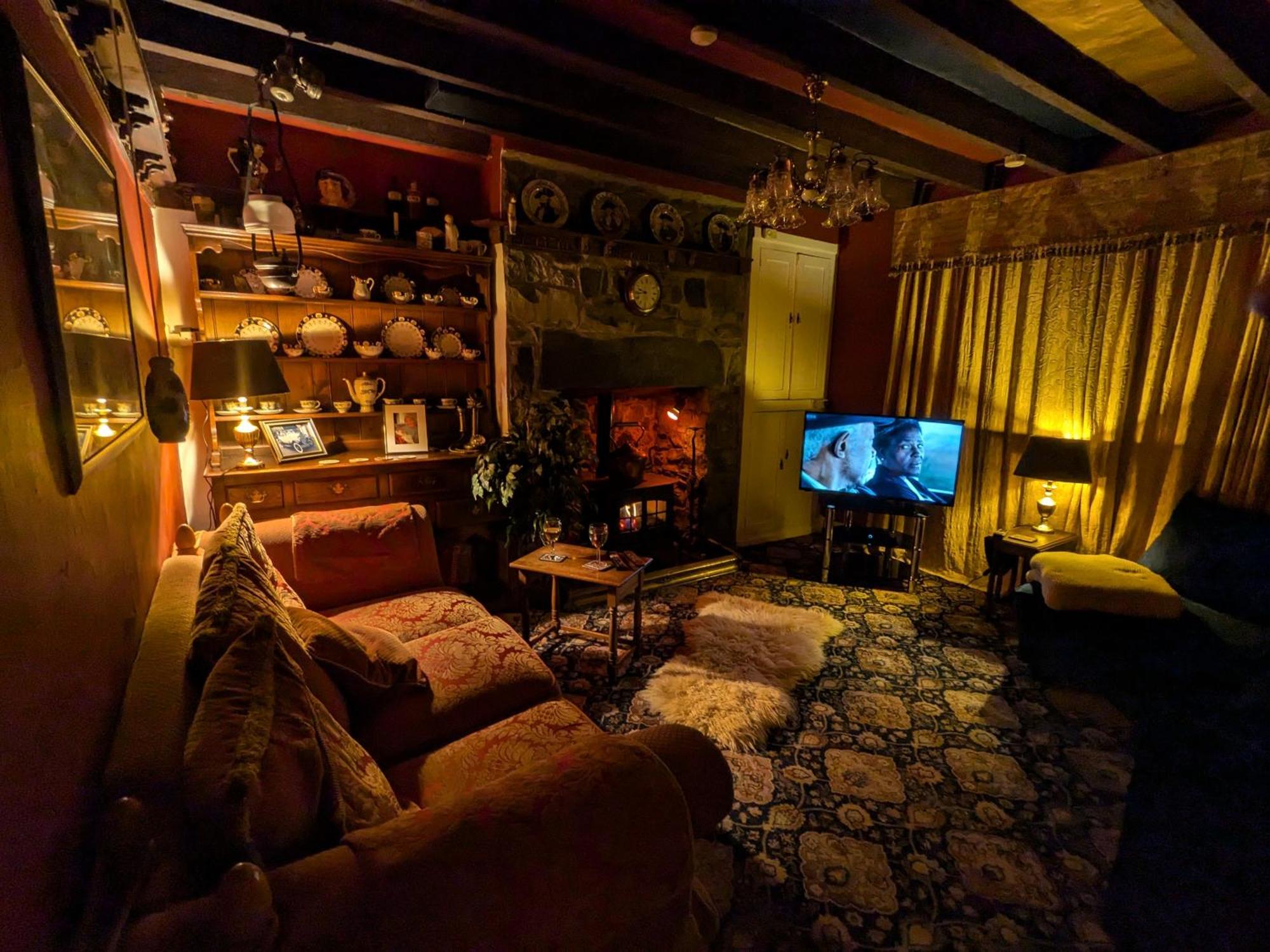 Fantastic Sea Views At Century'S Old Alma'S Cottage - Sleeps Up To 8 Guests Penmaen-mawr 외부 사진